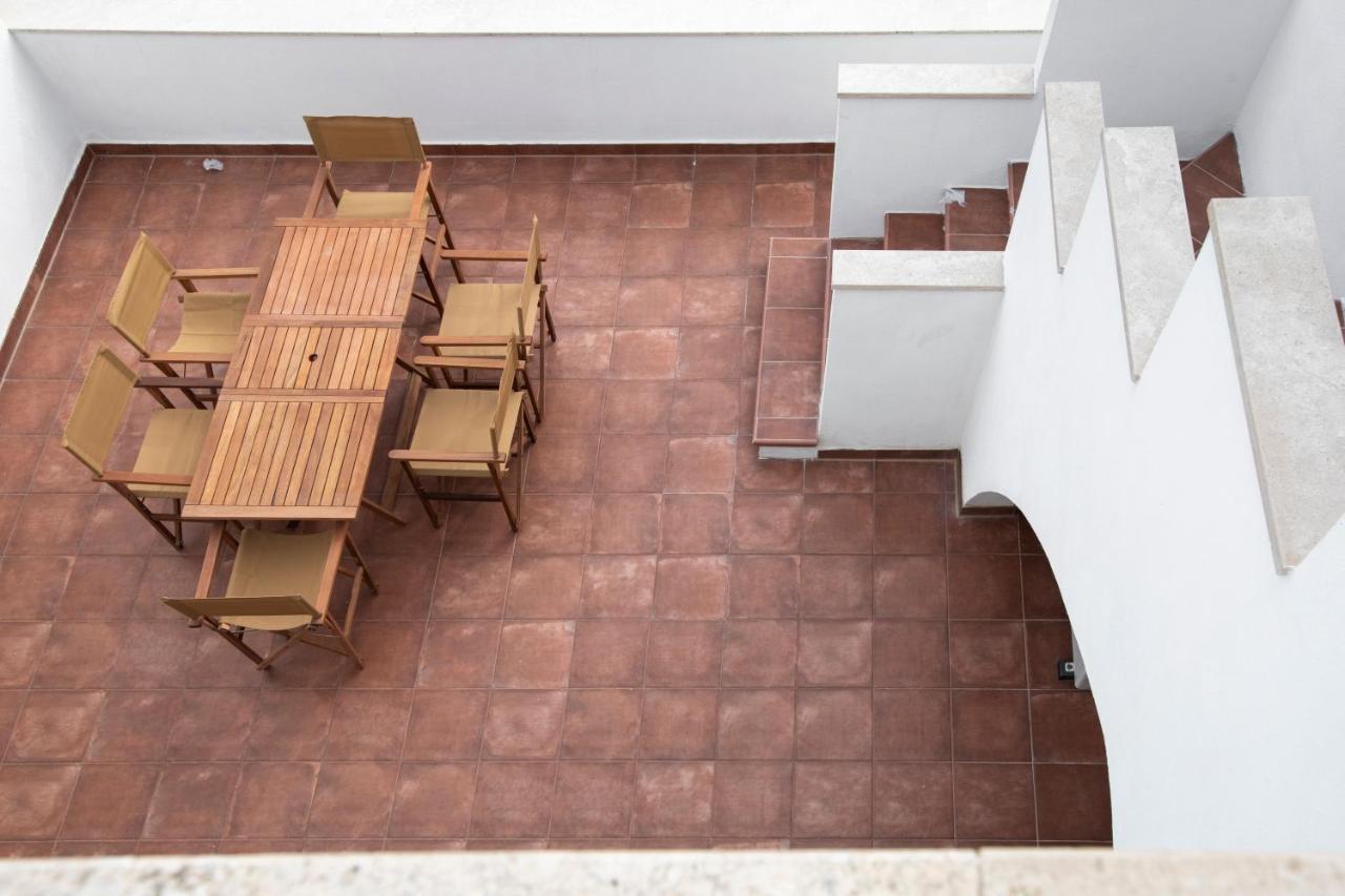 Chic, Stylish Traditional Townhouse With Terrace - 圣保罗湾城 外观 照片