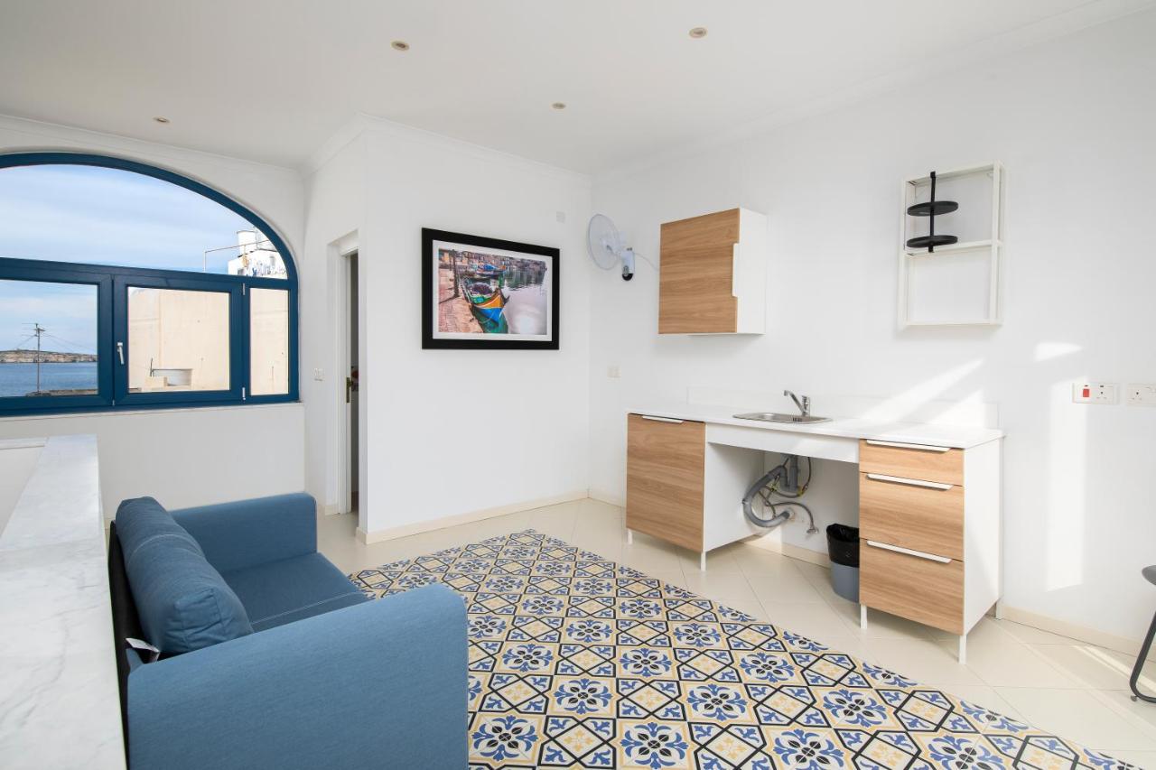 Chic, Stylish Traditional Townhouse With Terrace - 圣保罗湾城 外观 照片
